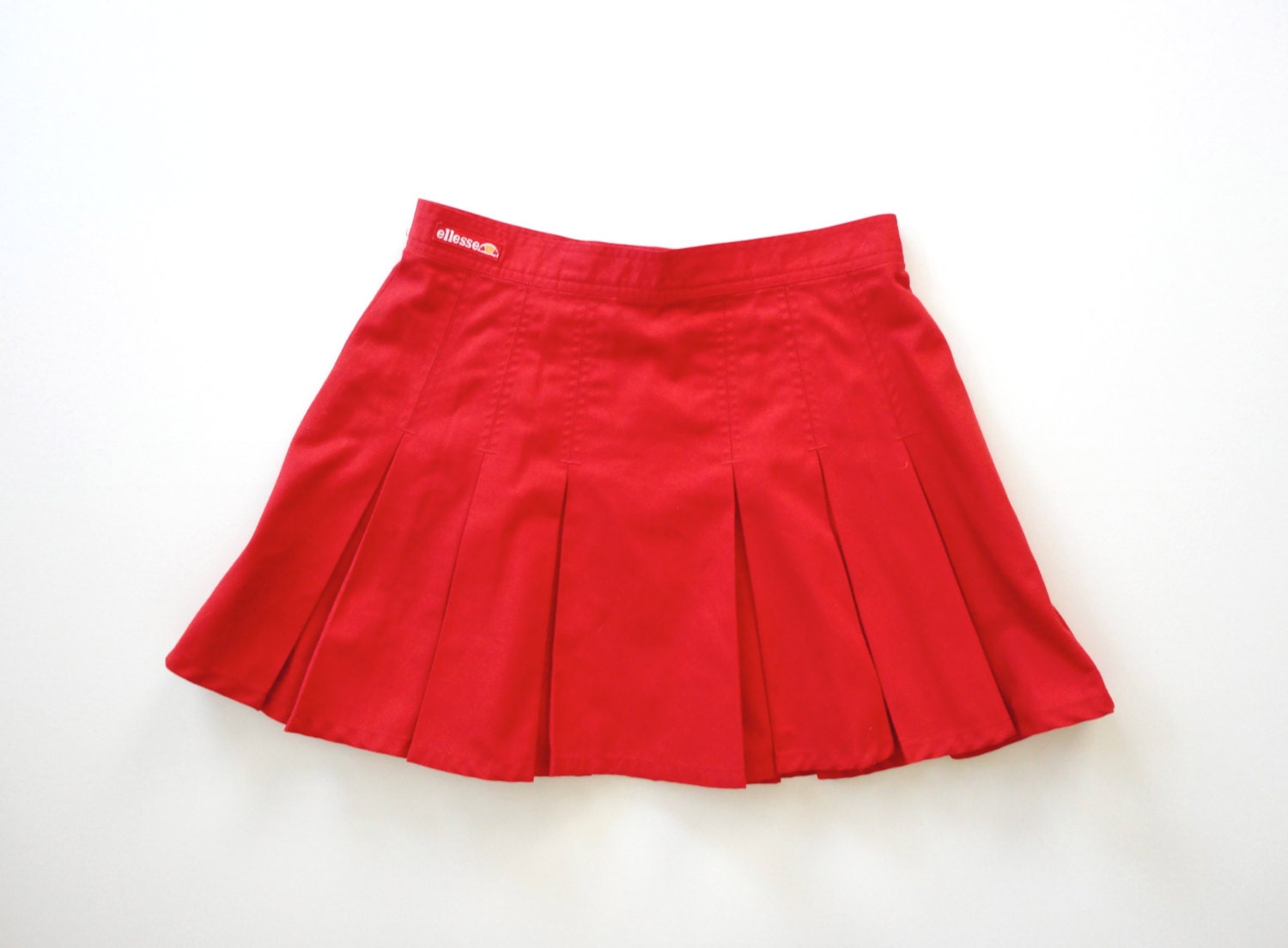 vintage ELLESSE Red Pleated Tennis Skirt. Sz M.