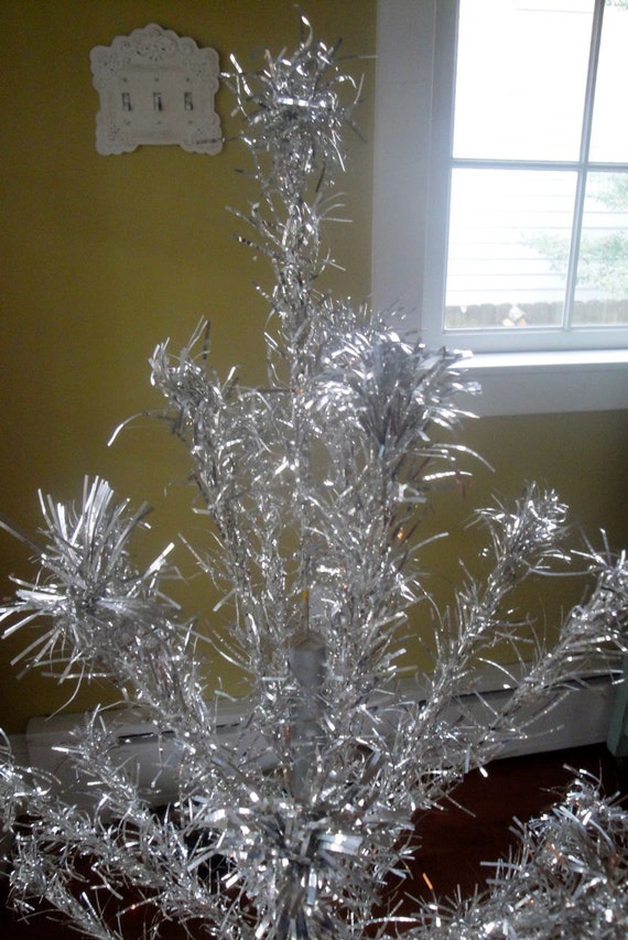 silver aluminum christmas tree 4 foot peco usa 1960s vintage silver aluminum christmas tree 4 foot peco usa 1960s vintage