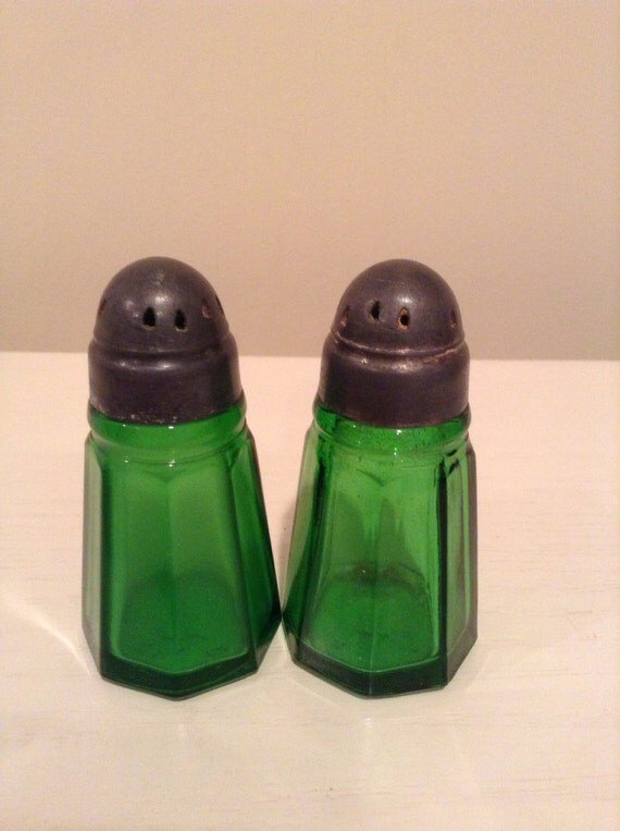 Vintage Green Salt and Pepper shakers made by by artsbyelle