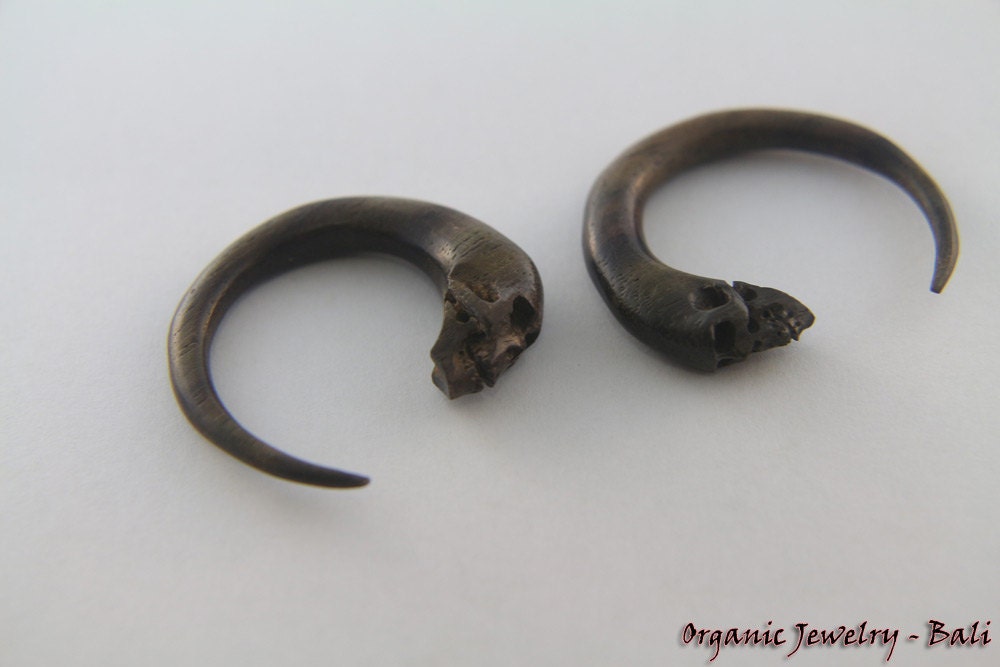 2g Wooden Ear Gauges Pair of Spiral Skull Wood Earring