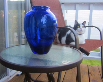 Vintage BLENKO GLASS 8821M Glass Vase in Sapphire