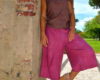 Hemp pants custom made and hand dyed // organic clothing // eco-friendly // hemp clothing // capri length