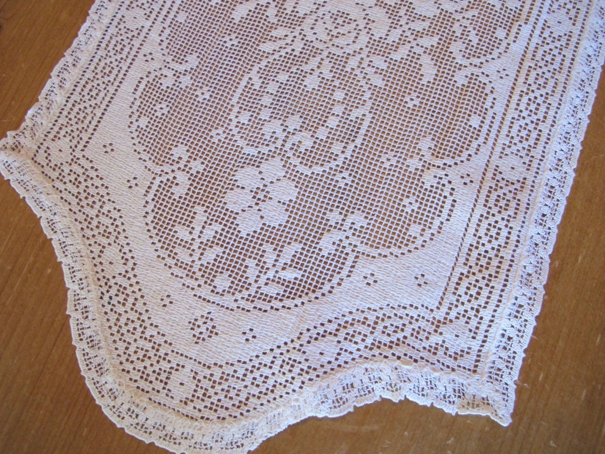 Small Lace Doily White Dresser Scarf Mid Century Household