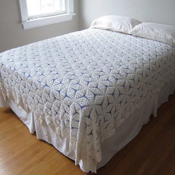 Vintage Crocheted Bedspread White Cotton Bedding Star
