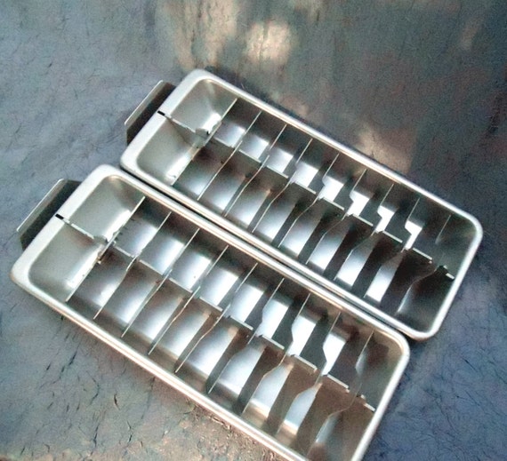 Metal ice cube trays Frigidaire set of two aluminum mid