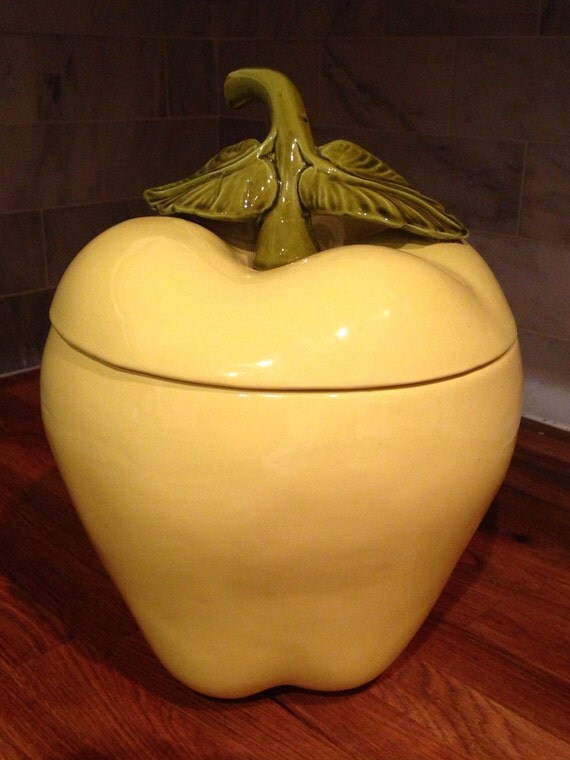 Vintage Cookie Jar Yellow Apple California by HarrisMarksHome