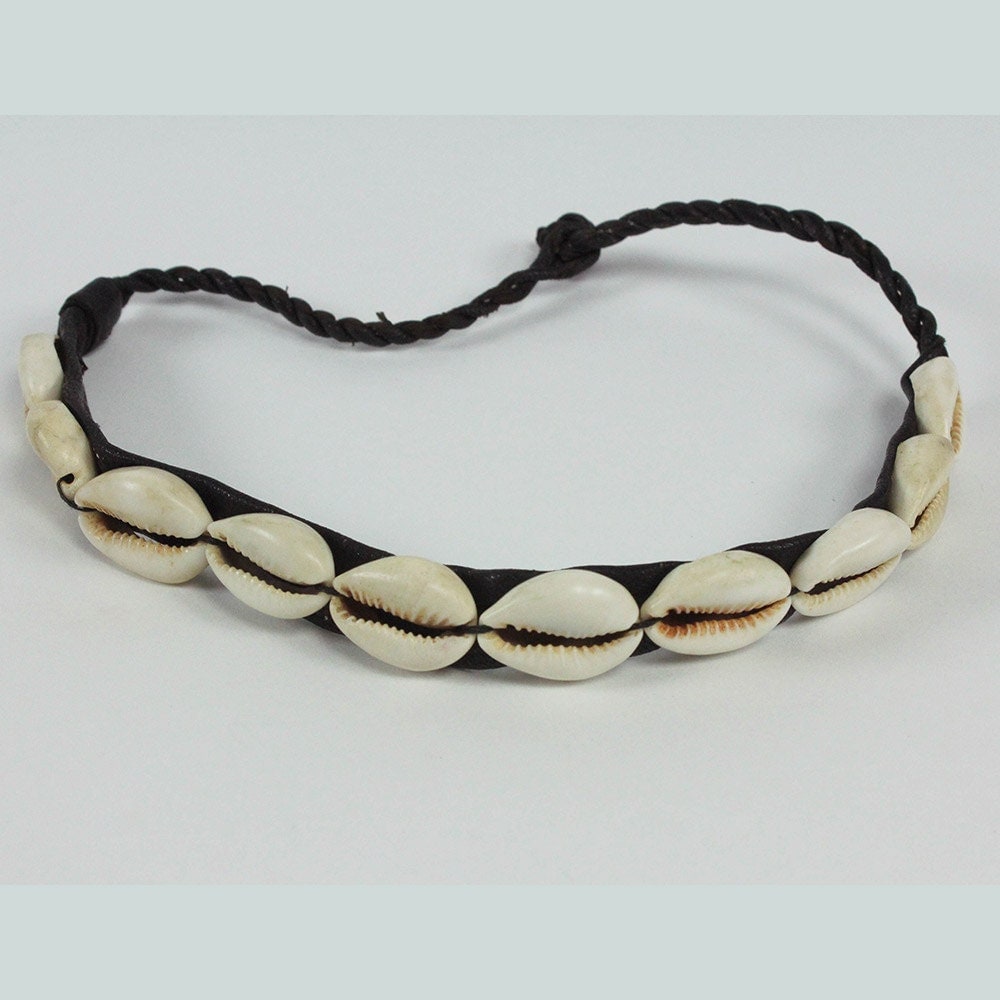 vintage shell necklace