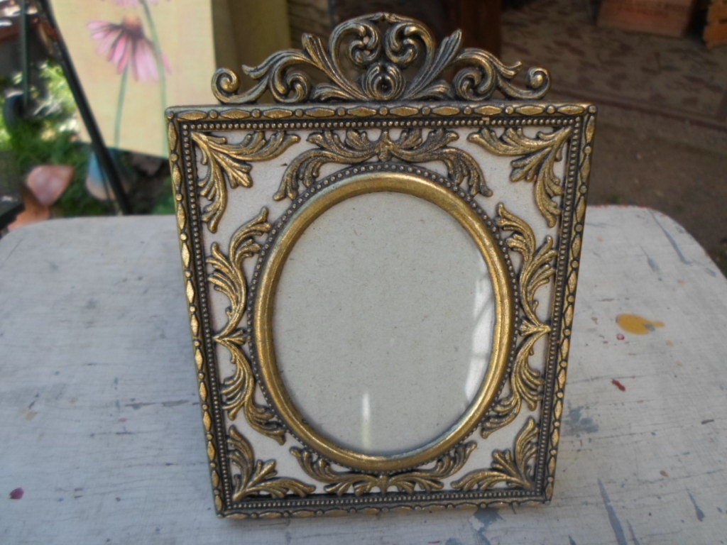 Vintage 1950s to 1960s Oval Picture Frame Made in Italy