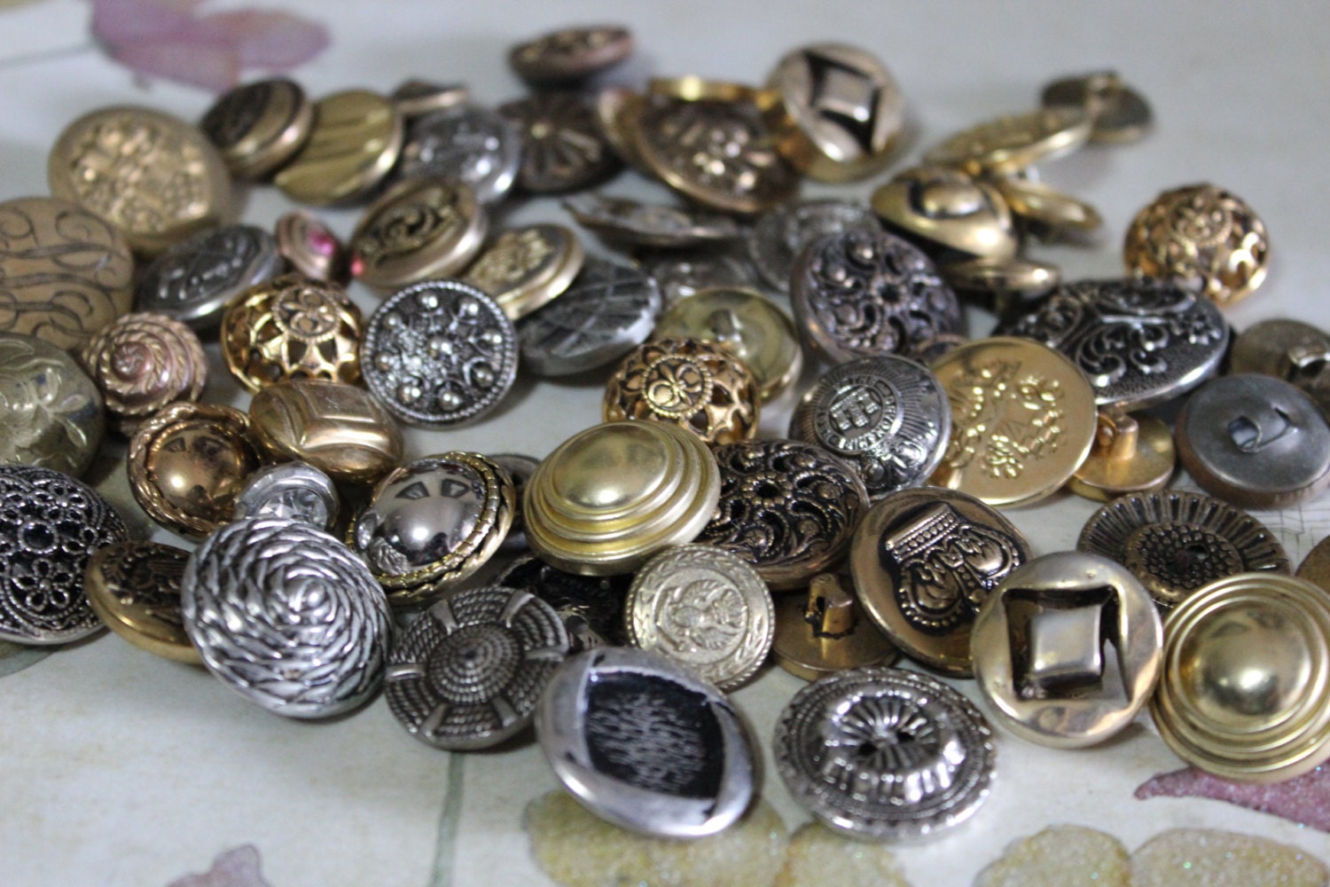 10 Vintage Metal Buttons