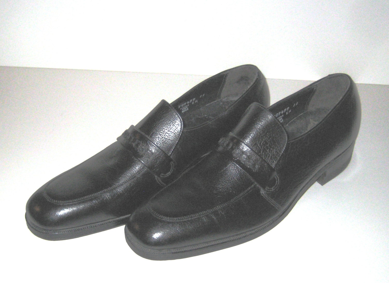 1980s Shoes Mens Shoes Black Loafers Florsheim by Bethlesvintage