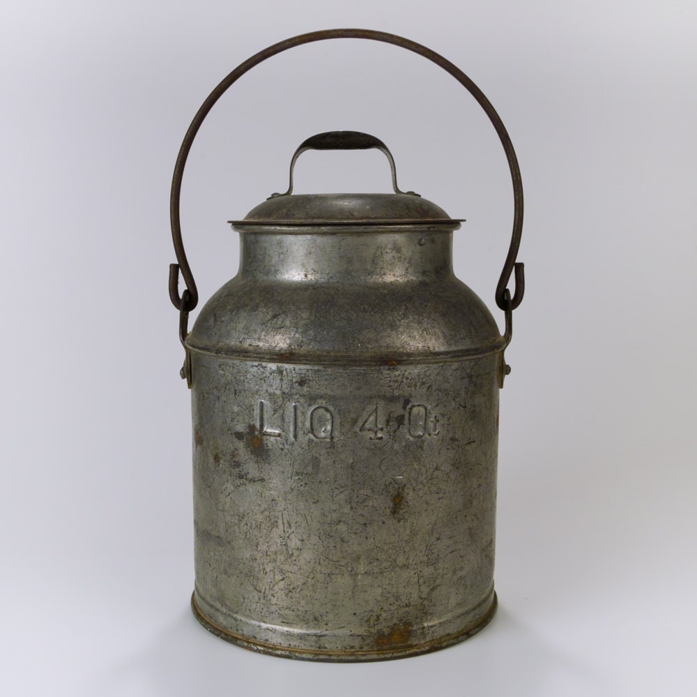 Vintage Metal Dairy Pail 4 Quart with Handle by ephemerascenti