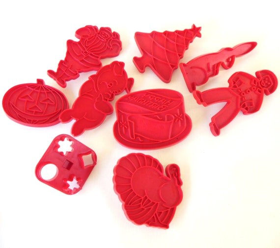 Red Tupperware Cookie Cutters Vintage Plastic by LaurasLastDitch