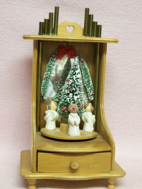 Angels Music Box Wood Angel Trio Revolving Sisal Tree 1977