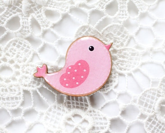 Pink Bird brooch - Wooden brooch - Animal brooch - Bird Illustration - Woodland