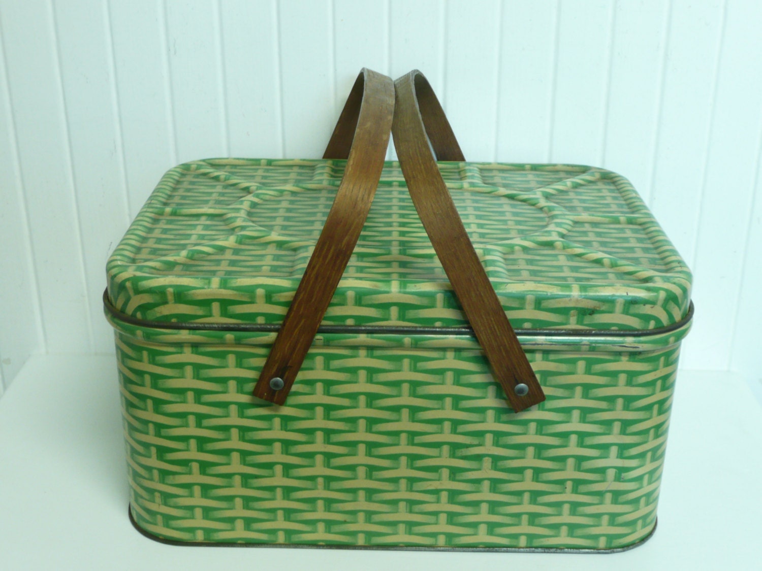 RARE NICE Vintage Tin Metal Picnic Basket Bright Jadeite