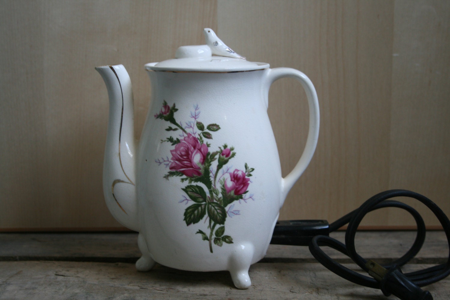 Vintage Electric Teapot with Bird and by WhatsInStoreVintage