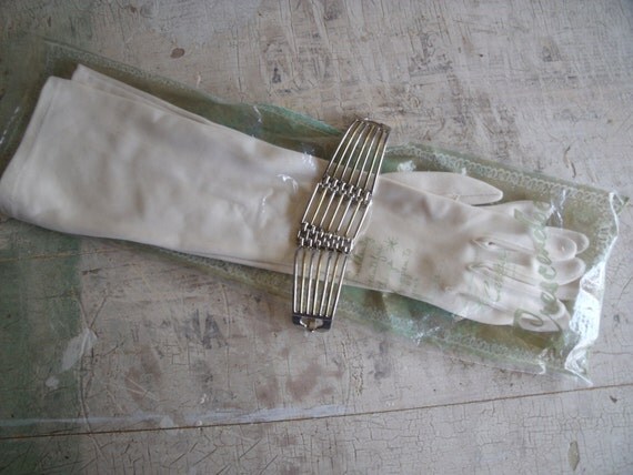 Vintage 1950s Gloves Fabric Opera Length With 1970s Gold And Silver Link Bracelet