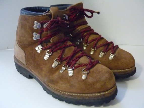 Vintage Women's Dexter Hiking Boots Mountaineer by joplinsglass