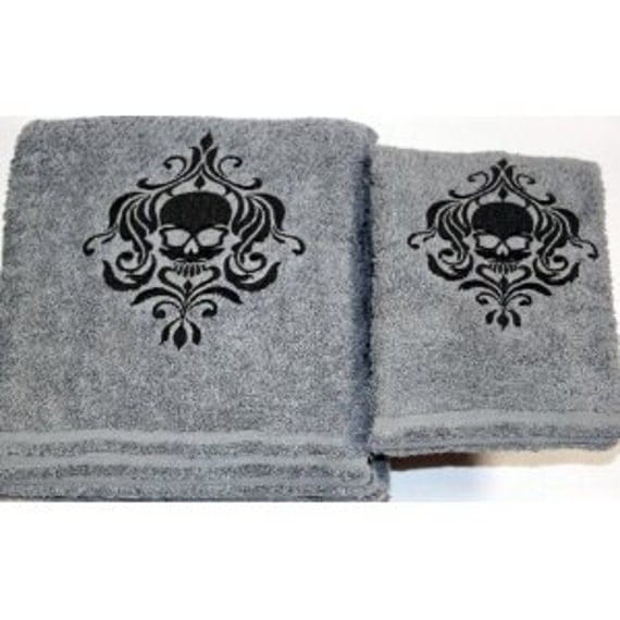 Items similar to Halloween Skull Gothic Bath Towel Set, Gray with