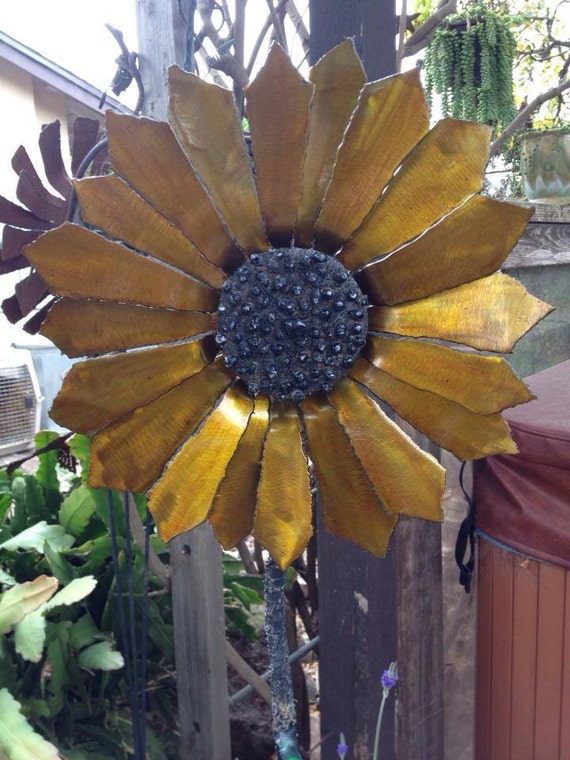 Metal sunflower