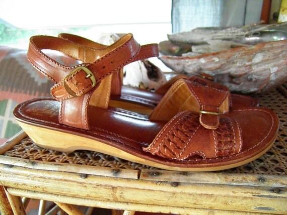 womens tan leather sandals