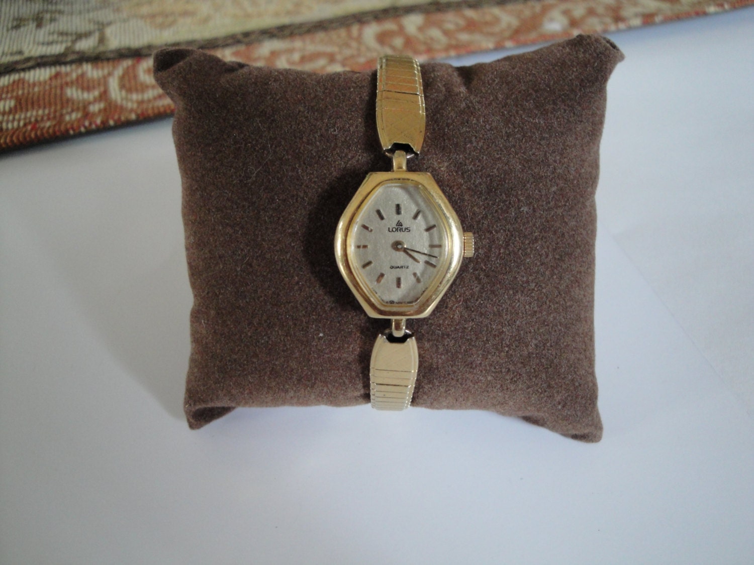 Vintage Lorus Quartz V2355130 Ladies Watch Chain Gold Tone