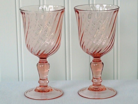 44413 >> Arcoroc Rosaline Swirl Pink Wine Glass Goblets France 44413 >> Arcoroc Rosaline Swirl Pink Wine Glass Goblets France