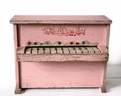 Little vintage pink French wooden PIANO with Birds 1940