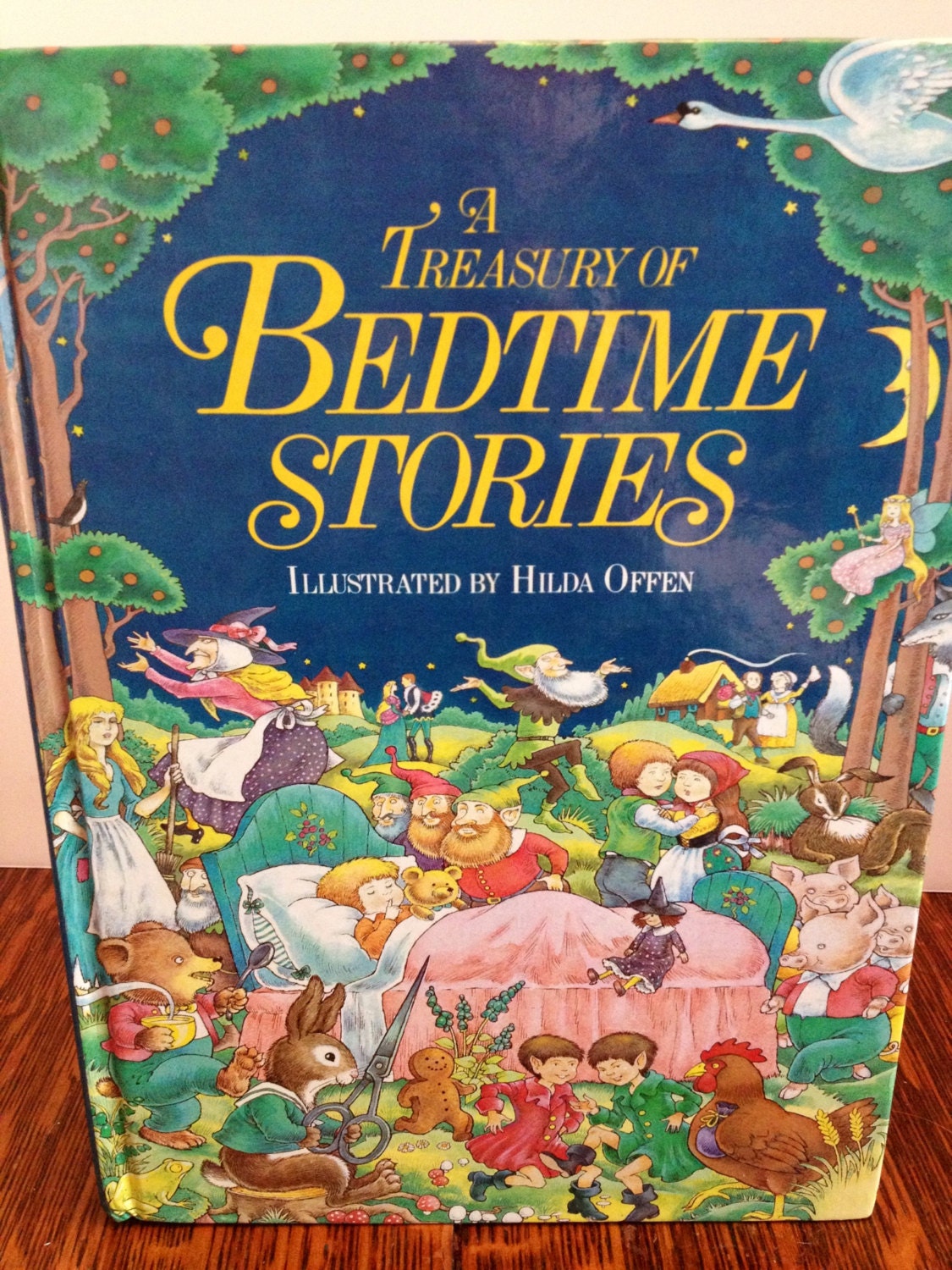 A Treasury Of Bedtime Stories Illustrated By Hilda Offen 