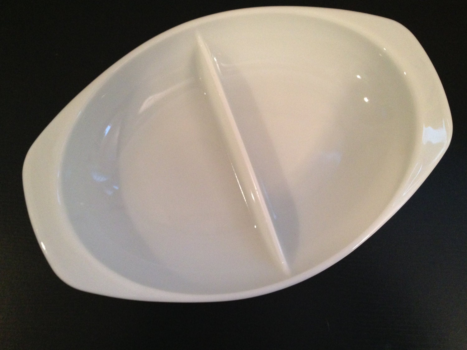Vintage Pyrex Divided Dish Haute Juice