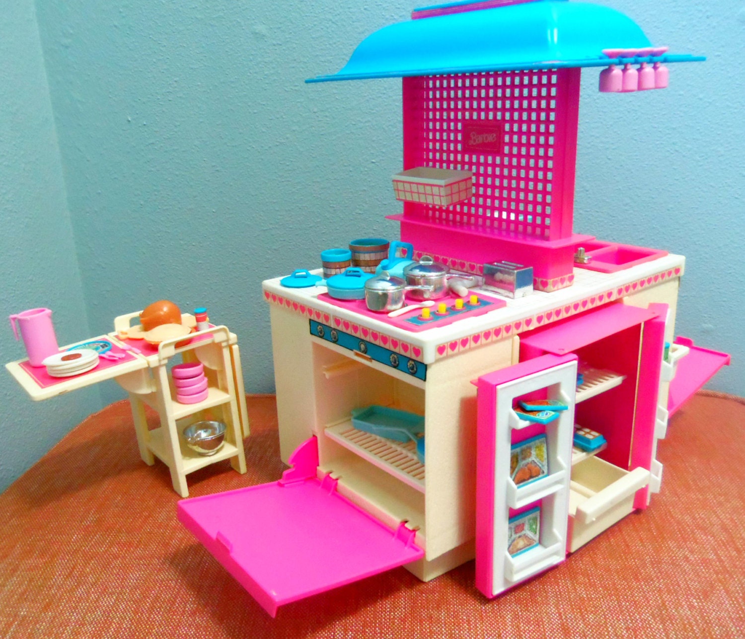 1980 s Barbie  Dream Kitchen  with Nearly 60 accessories
