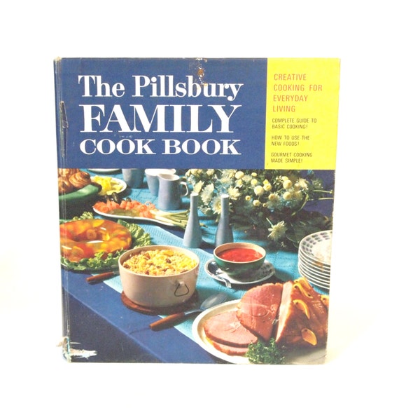 Vintage 1963 Pillsbury Family Cookbook Binder Version First