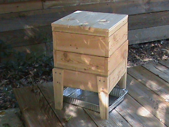 Wood Worm Bin Cedar 3 Tray by JacksHomeandGarden on Etsy