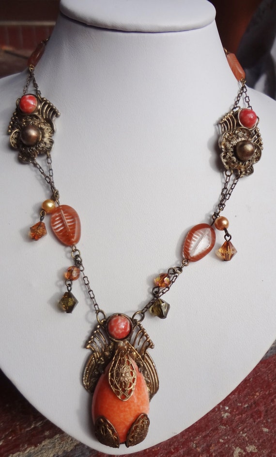 ON SALEVintage Necklace with Faux Coral Glass by RosebudsnPearls