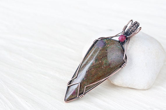 Elf Arrowhead Pendant dark green ruby in fuchsite by CookOnStrike