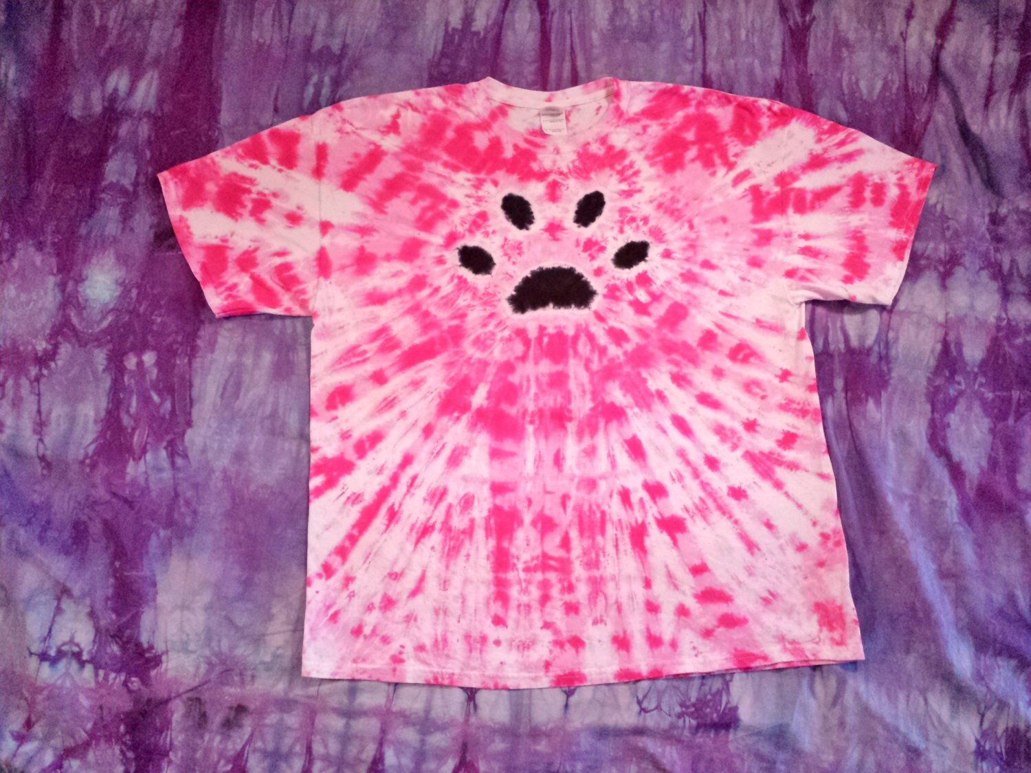 how to make paw print tie dye shirt