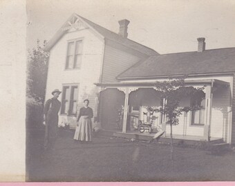Ca. 1909 Real Photo Postcard w/ 2 People in Yard - 117