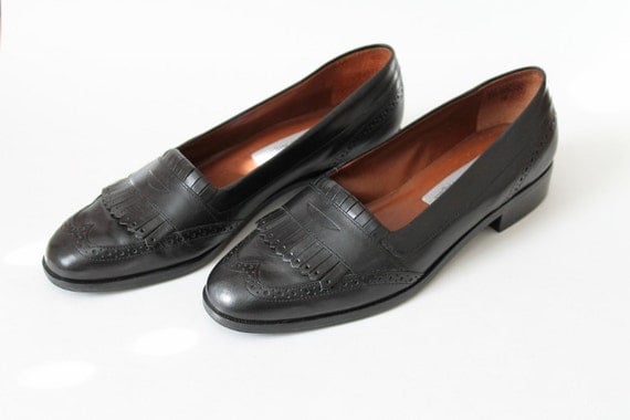 Vintage Etienne Aigner Penny Loafers by SimplyOtraVez on Etsy