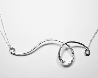 Silver Minimalist Necklace, Gold Minimalist Necklace, Sterling Silver Hammered Necklace, Curved Necklace, Gold Filled Necklace