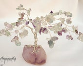 Lavender Tree. Feng shui Fluorite Gemstone Gem tree. Fluorite gemstone, Plated Silver wire and Amethyst Rough Gemstone. - Artigianata