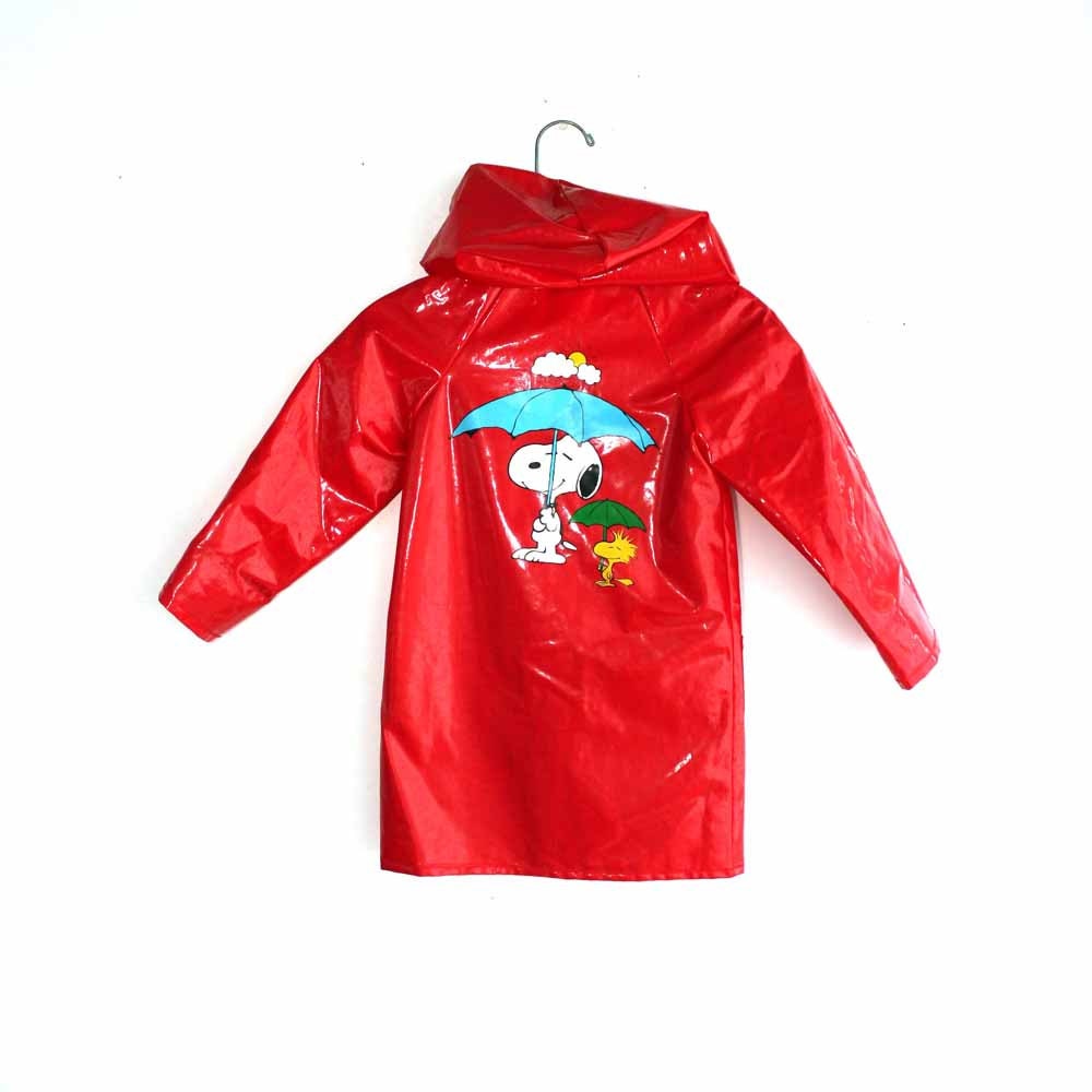 vintage Snoopy raincoat girls size 3 . red raincoat . vintage