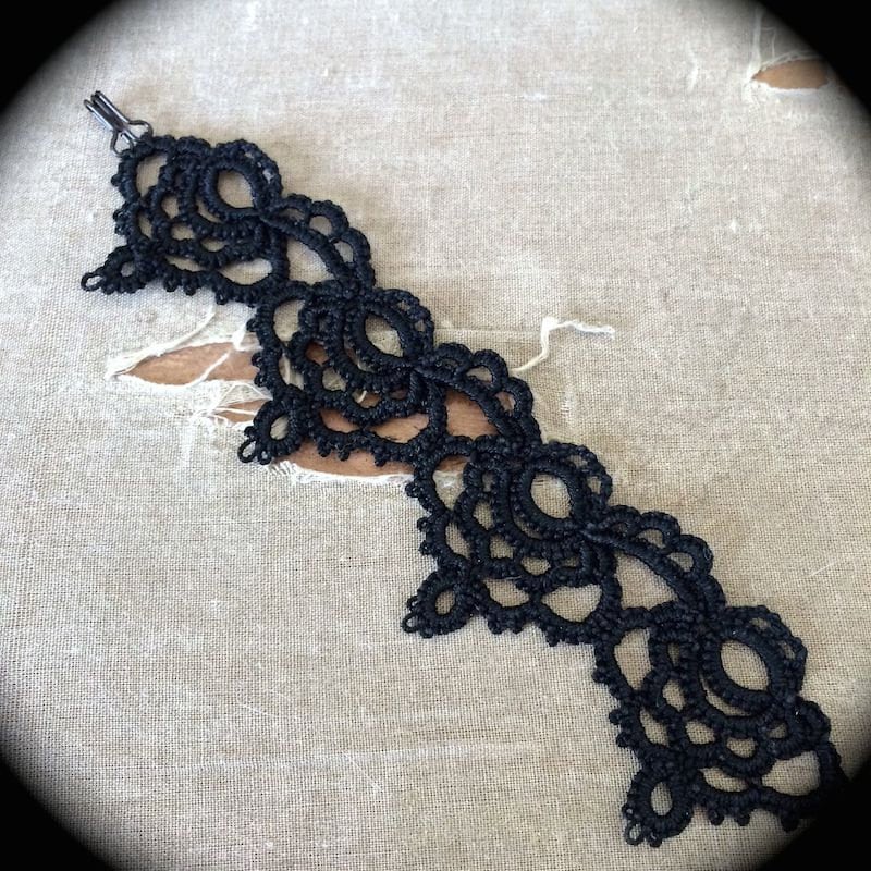 https://www.etsy.com/listing/184183246/tatted-lace-cuff-bracelet-scalloped?
