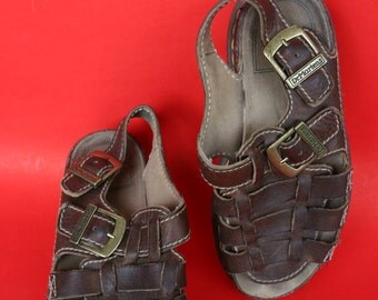 doc marten sandals youth