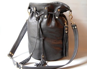 Medium leather bucket bag No. 006 - graphite grey