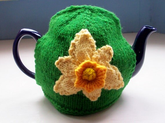 Spring Tea Cosy daffodil tulip green yellow red knit fun