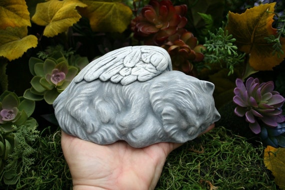 himalayan cat statue