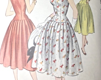 1950s Bombshell Dress . Vintage 50s Fitted Drop Waist Full Skirt Dress . McCalls Pattern 3189 . Bust 32 Size Extra Small