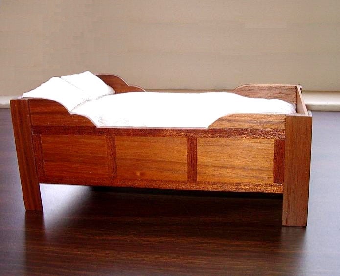 Scandinavian Box Bed Medieval Dollhouse Miniature 1/12 Scale