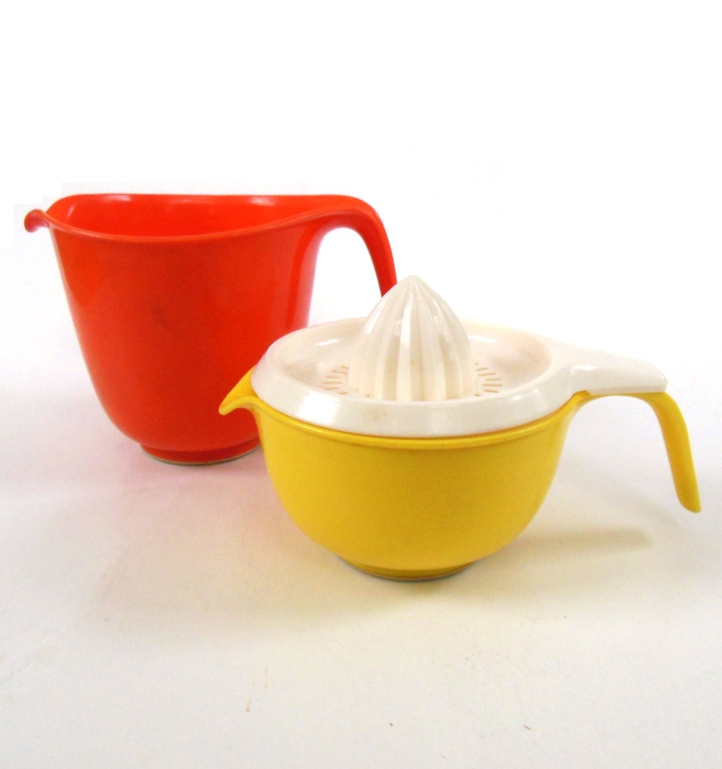 Rubbermaid Mixing Bowl Measuring Cup Juicer by LaurasLastDitch