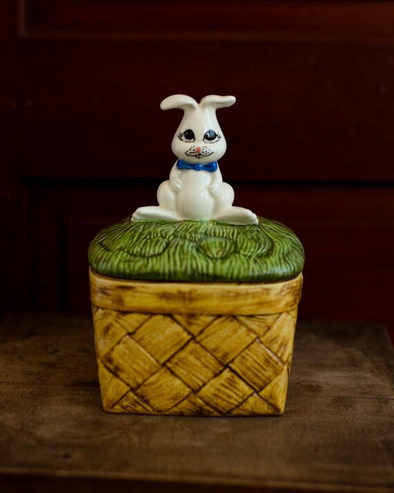 Items similar to Vintage Spring Easter Cookie and Treat Jar on Etsy